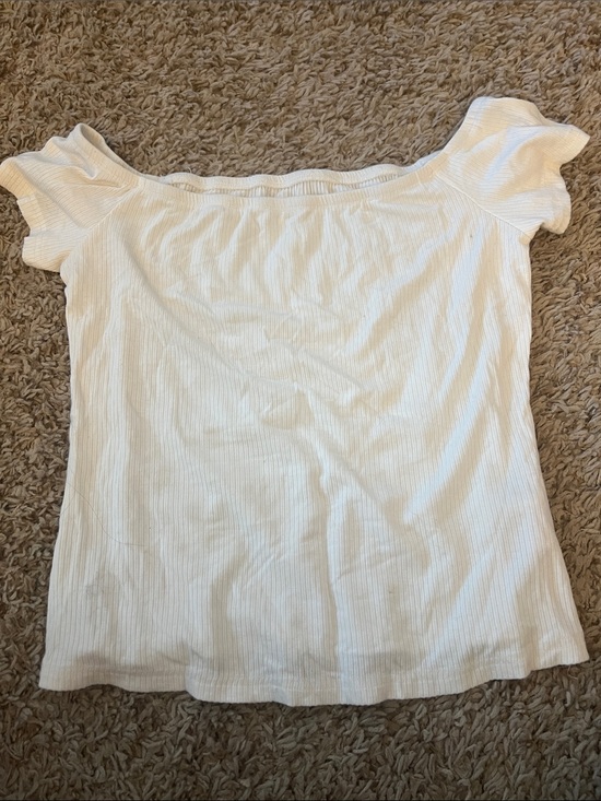 SHEIN Other - SHEIN White Ribbed Off-Shoulder Crop Top with Flutter Sleeves